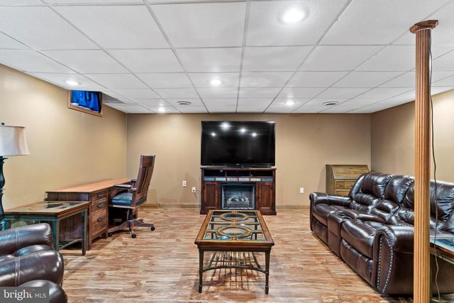 313 INDIAN CREEK DR, Mechanicsburg, PA 17050