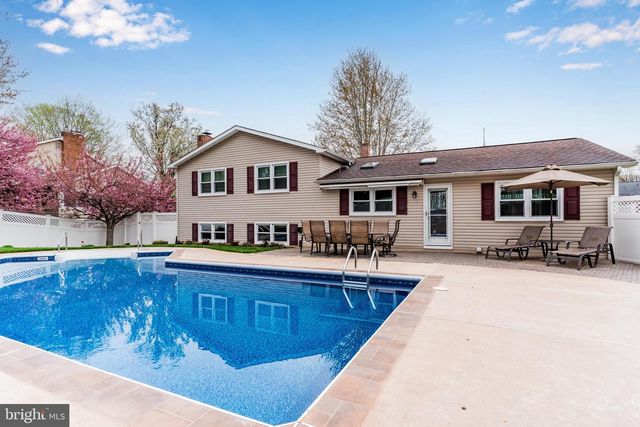 313 INDIAN CREEK DR, Mechanicsburg, PA 17050