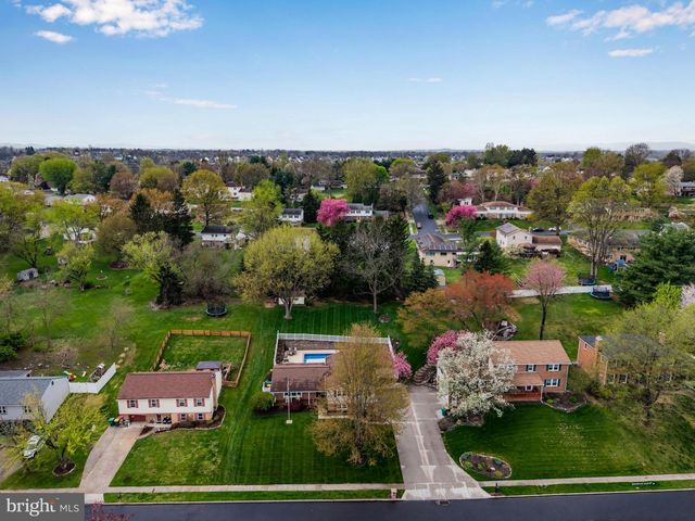 313 INDIAN CREEK DR, Mechanicsburg, PA 17050