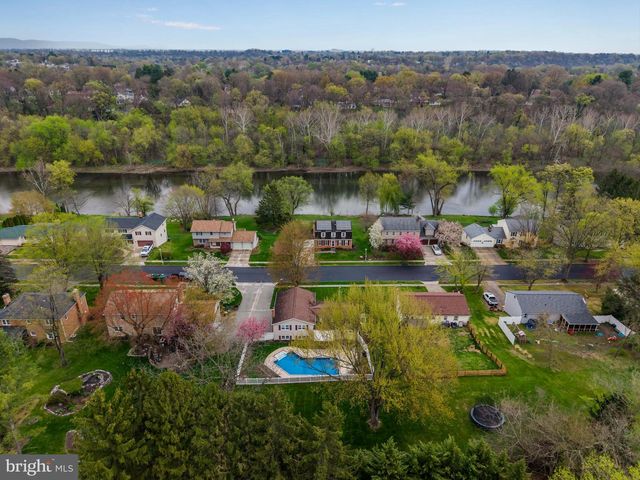 313 INDIAN CREEK DR, Mechanicsburg, PA 17050