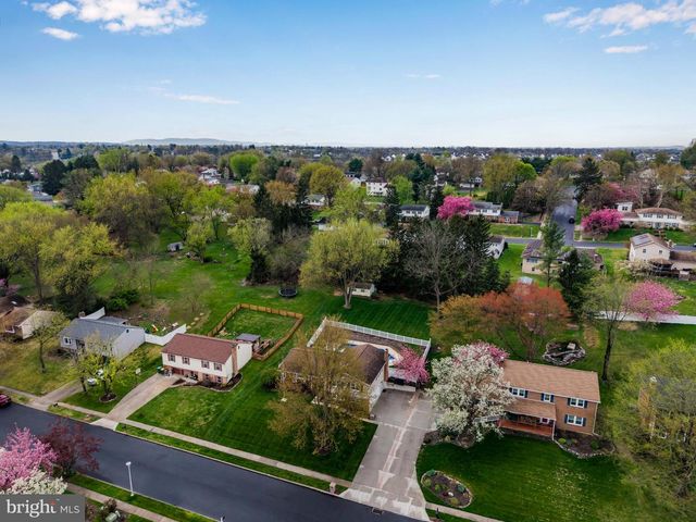 313 INDIAN CREEK DR, Mechanicsburg, PA 17050