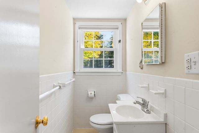 19 Alden St, Mansfield, MA 02048