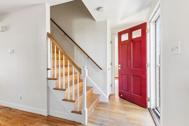 19 Alden St, Mansfield, MA 02048