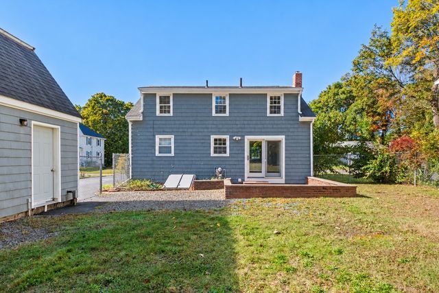19 Alden St, Mansfield, MA 02048