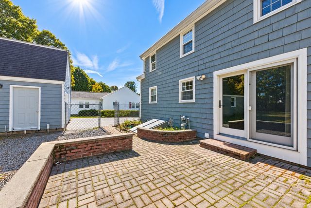 19 Alden St, Mansfield, MA 02048