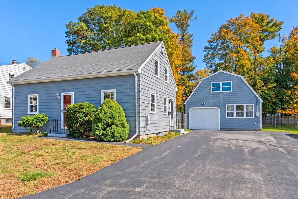19 Alden St, Mansfield, MA 02048