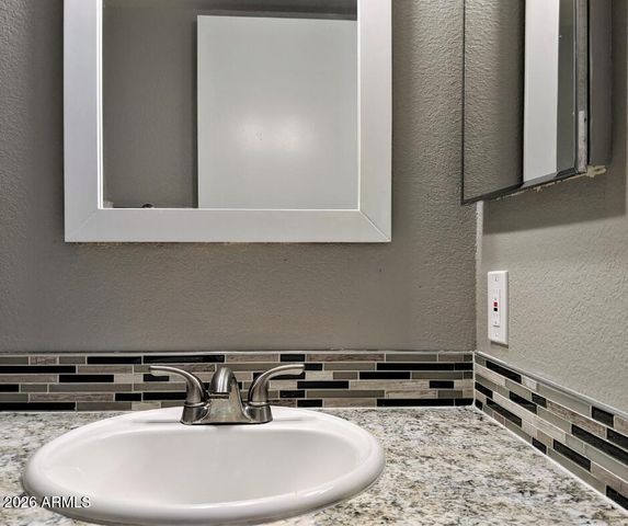 4608 W MARYLAND Avenue 203, Glendale, AZ 85301