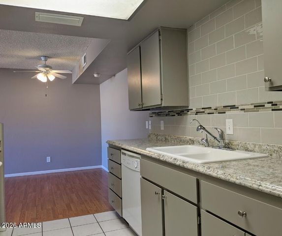 4608 W MARYLAND Avenue 203, Glendale, AZ 85301
