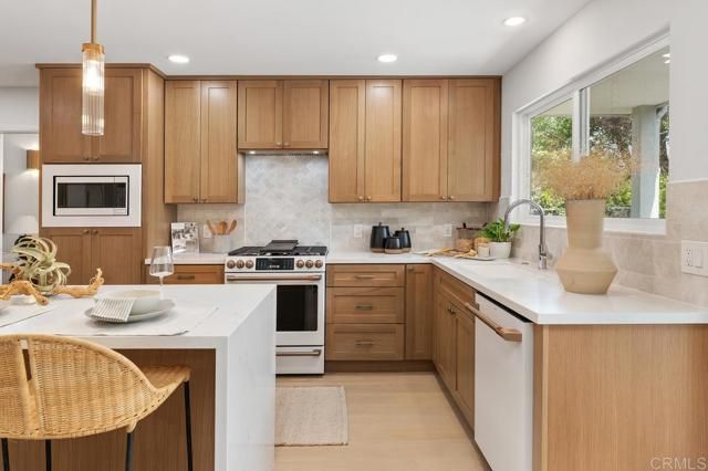 13595 Calais Drive, Del Mar, CA 92014