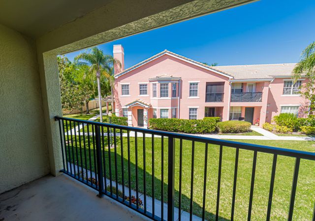 166 SW Peacock Boulevard 34-205, Port St Lucie, FL 34986