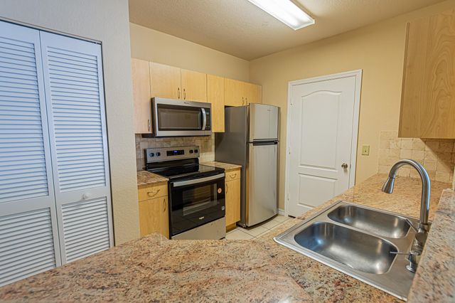 166 SW Peacock Boulevard 34-205, Port St Lucie, FL 34986