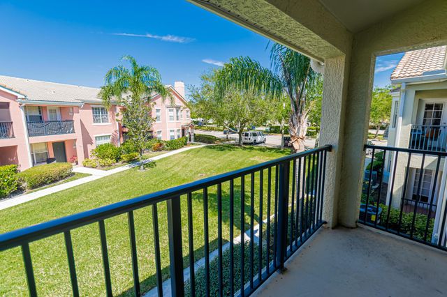 166 SW Peacock Boulevard 34-205, Port St Lucie, FL 34986
