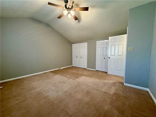 206 Queens Ct, North Strabane, PA 15317