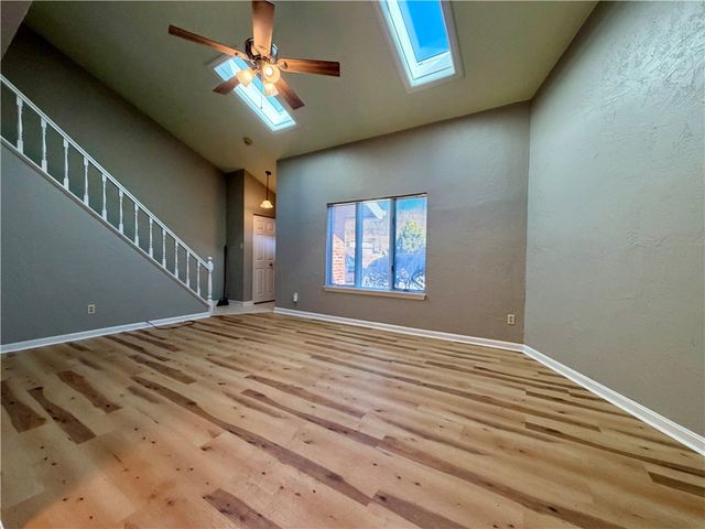 206 Queens Ct, North Strabane, PA 15317