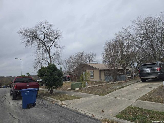 8811 Dale Vly Dr, San Antonio, TX 78227