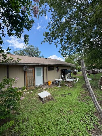 8811 Dale Vly Dr, San Antonio, TX 78227