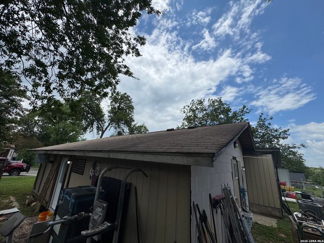 8811 Dale Vly Dr, San Antonio, TX 78227