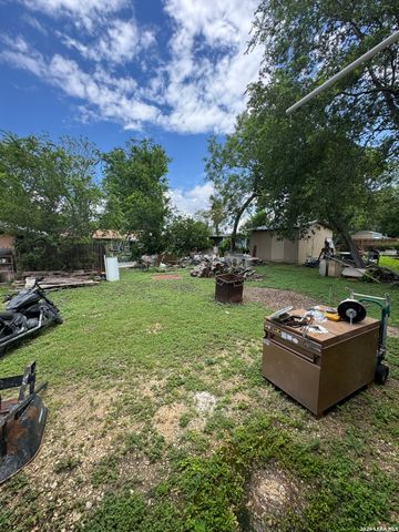 8811 Dale Vly Dr, San Antonio, TX 78227