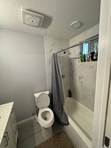 8811 Dale Vly Dr, San Antonio, TX 78227