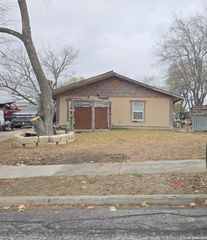 8811 Dale Vly Dr, San Antonio, TX 78227