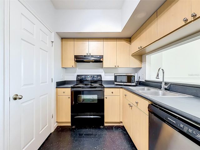 322 E CENTRAL BOULEVARD 815, Orlando, FL 32801