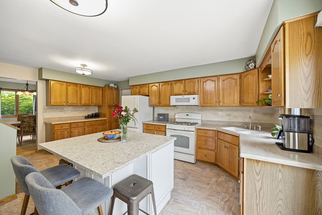 9621 W 56th Street, Countryside, IL 60525