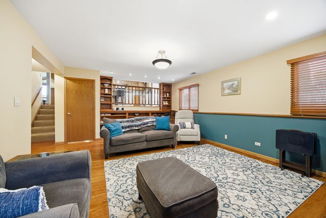 9621 W 56th Street, Countryside, IL 60525
