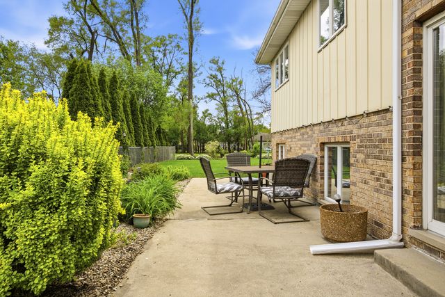 9621 W 56th Street, Countryside, IL 60525