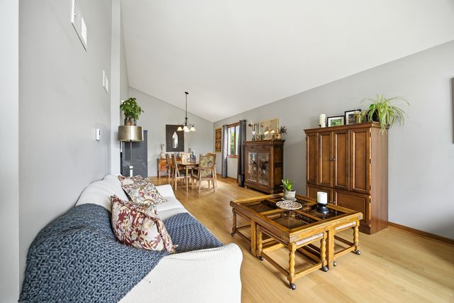 9621 W 56th Street, Countryside, IL 60525