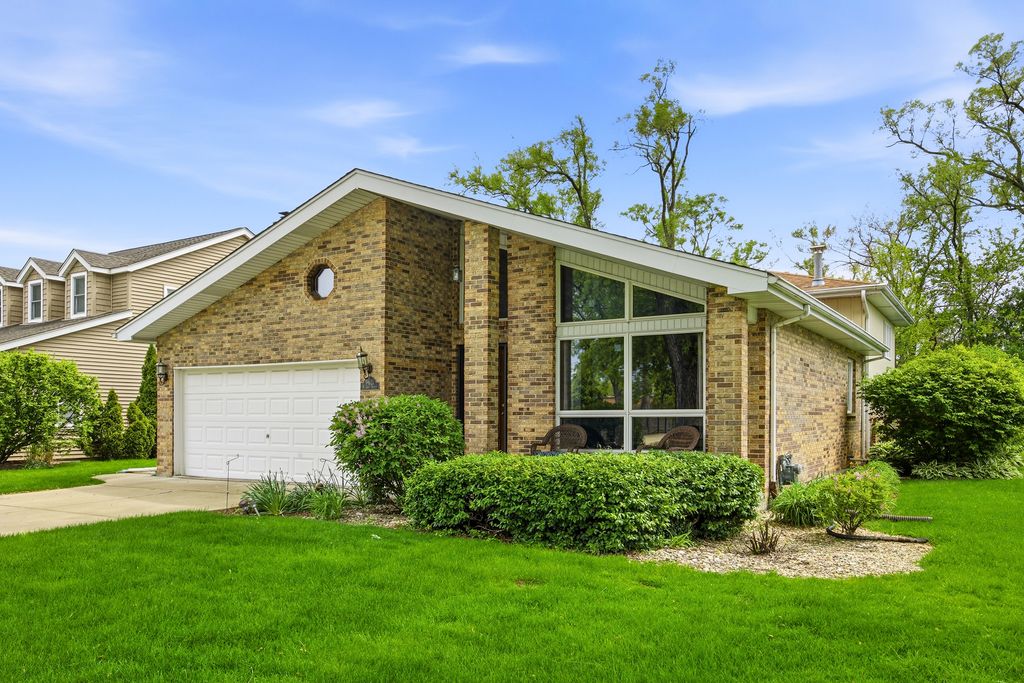 9621 W 56th Street, Countryside, IL 60525