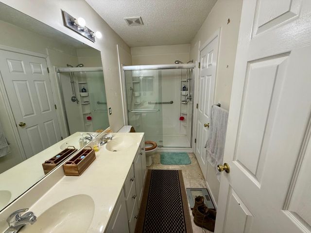 8105 Shadow Oak Drive, North Charleston, SC 29406