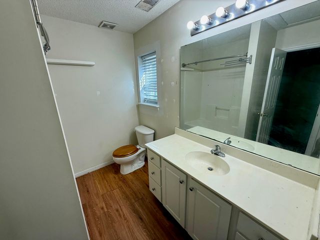 8105 Shadow Oak Drive, North Charleston, SC 29406