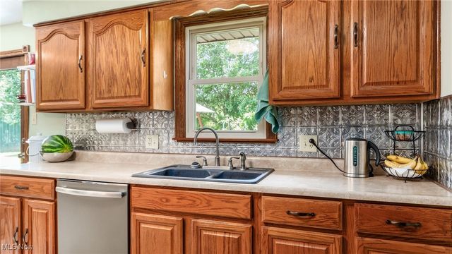 3545 Dillon Falls Rd, Zanesville, OH 43701