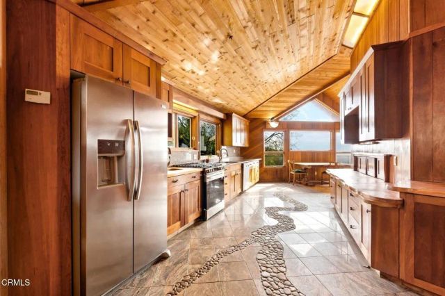 440 Mariposa Drive, Ventura, CA 93001