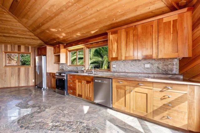 440 Mariposa Drive, Ventura, CA 93001