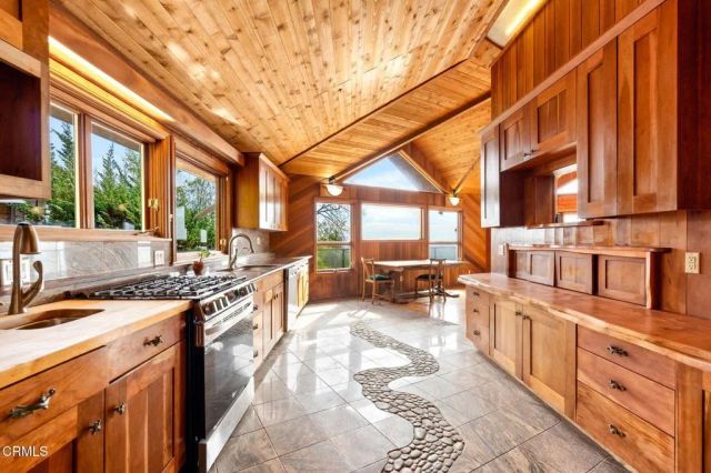 440 Mariposa Drive, Ventura, CA 93001