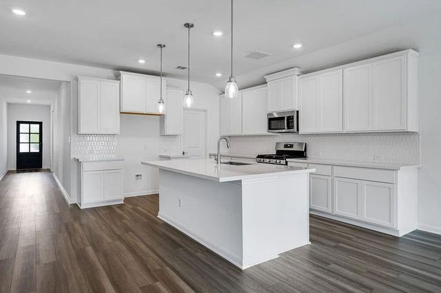 208 Childress ST, Hutto, TX 78634