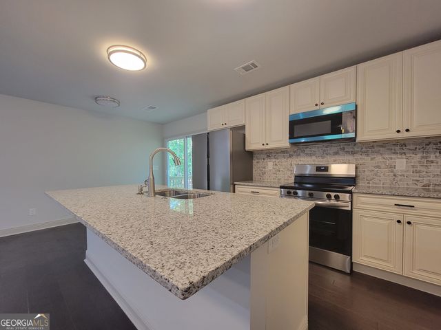 402 Loblolly Ridge, Locust Grove, GA 30248