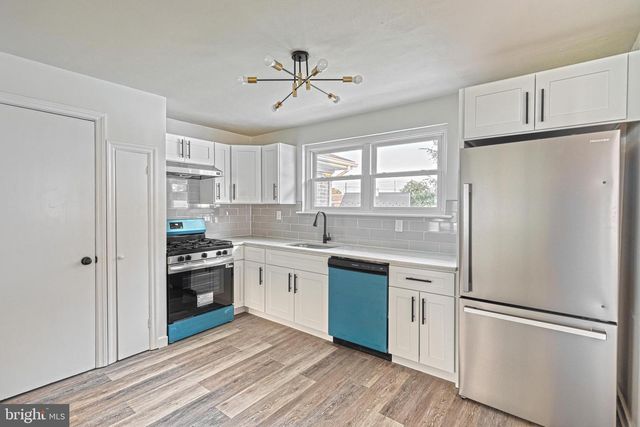 5 WILLIAM PENN DR, Camp Hill, PA 17011