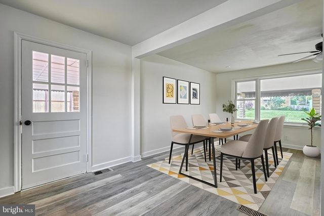 5 WILLIAM PENN DR, Camp Hill, PA 17011