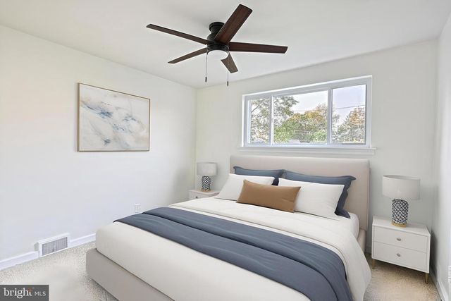 5 WILLIAM PENN DR, Camp Hill, PA 17011