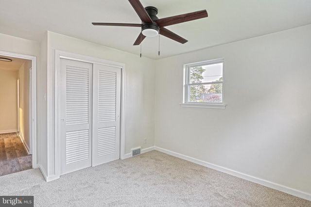 5 WILLIAM PENN DR, Camp Hill, PA 17011