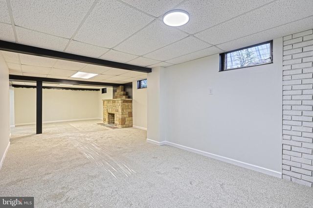 5 WILLIAM PENN DR, Camp Hill, PA 17011