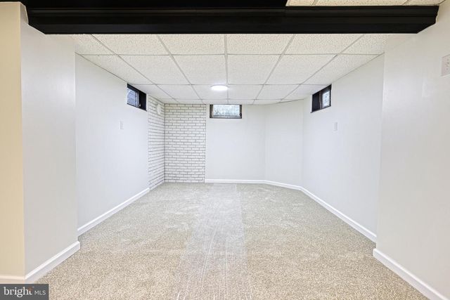 5 WILLIAM PENN DR, Camp Hill, PA 17011