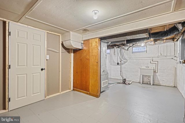 5 WILLIAM PENN DR, Camp Hill, PA 17011