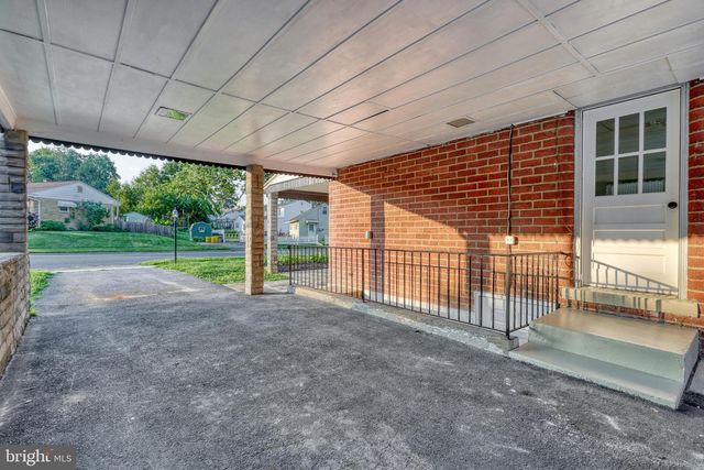 5 WILLIAM PENN DR, Camp Hill, PA 17011