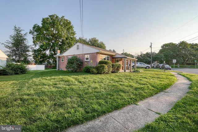 5 WILLIAM PENN DR, Camp Hill, PA 17011