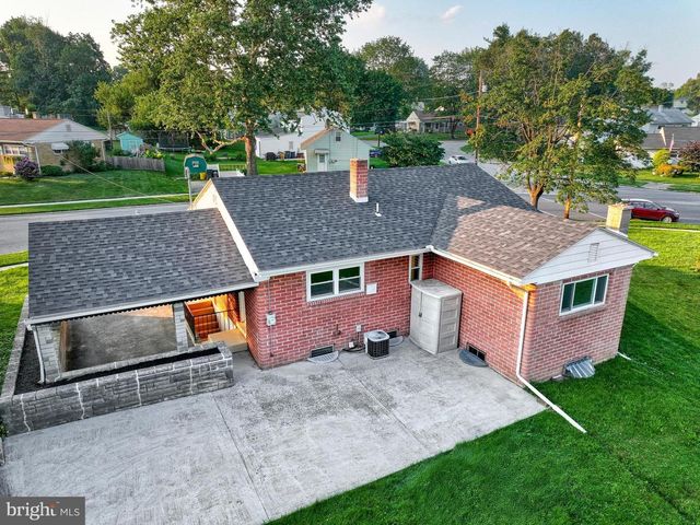 5 WILLIAM PENN DR, Camp Hill, PA 17011