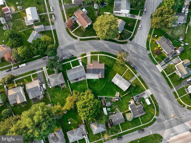 5 WILLIAM PENN DR, Camp Hill, PA 17011