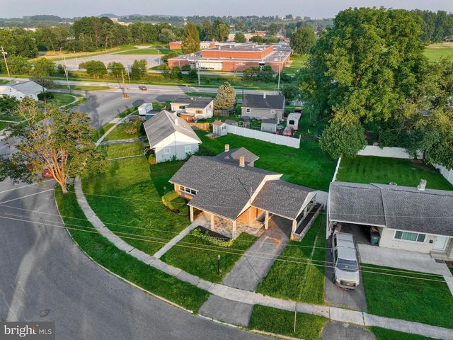 5 WILLIAM PENN DR, Camp Hill, PA 17011